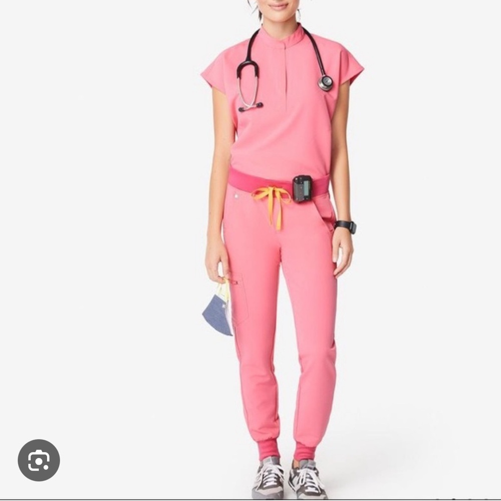 Neon pink figs set